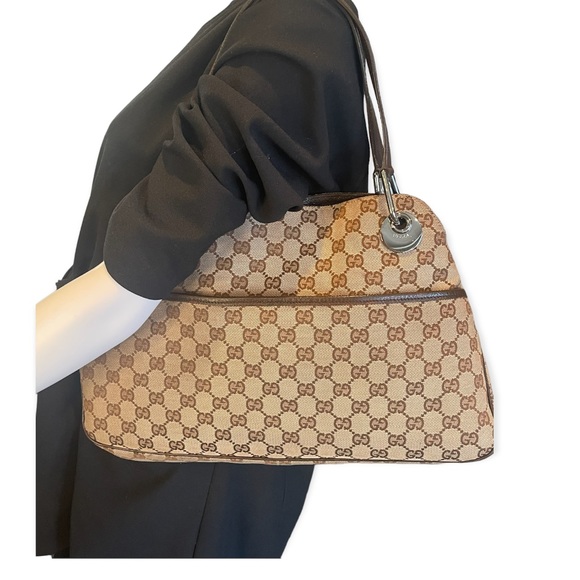 Luxury giveaway, $5 Chanel. Like this listing to be notified of my next show - Picture 5 of 13